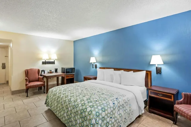 استوديو بسرير كينج لذوي الإعاقة، Red Roof Inn Yuba City Bonanza - Marysville 2/3