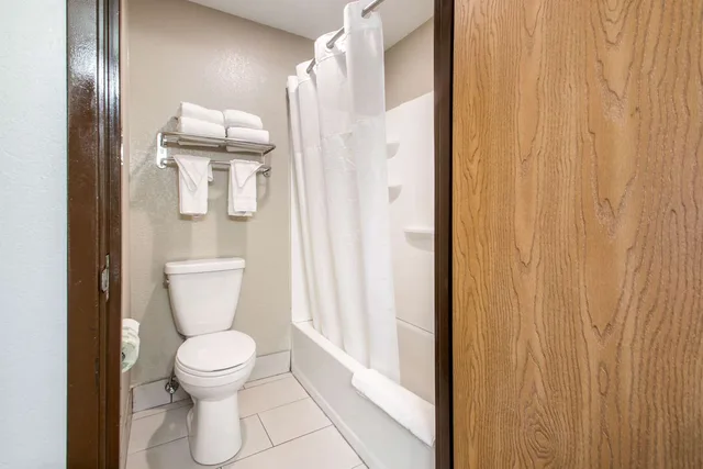 غرفة بسريرين كوين، Sleep Inn & Suites Madison West 4/5