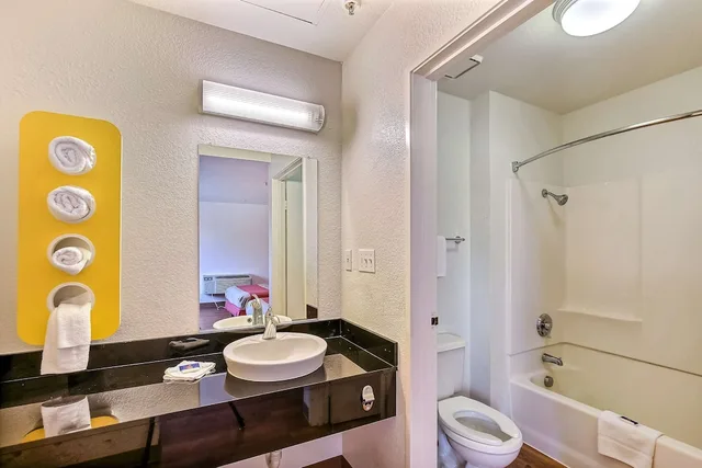 غرفة ديلوكس بسريرين كوين، Motel6 Pinole, CA 5/6