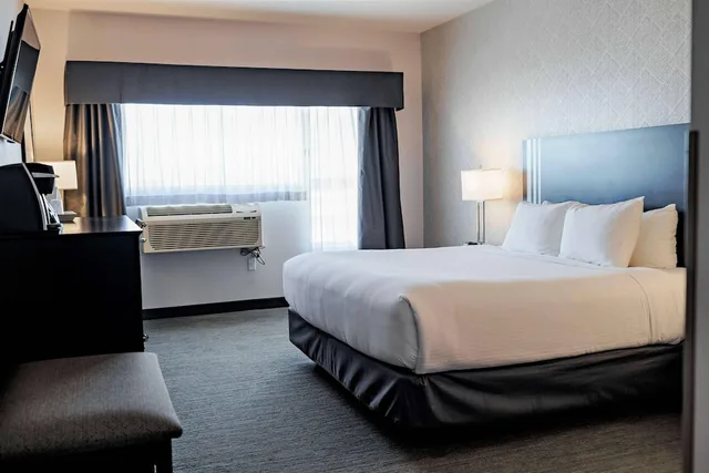 غرفة بسرير كينج، Park Inn By Radisson Edmonton Airport 2/6