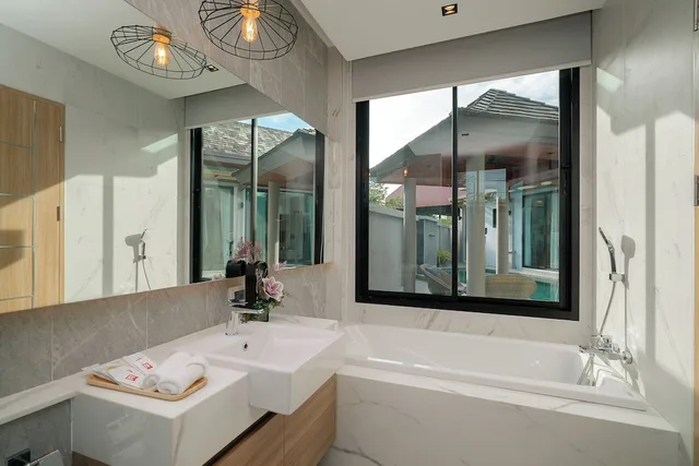 Pool, 5 Bedrooms, Central, Deluxe, Villa, 4 King Beds, 2 Queen Beds, Rawai Vip Villas Kids Park And Spa 9/10