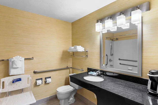 Standard, 2 Queen Beds, Accessible, Best Western Cascadia Inn 5/5