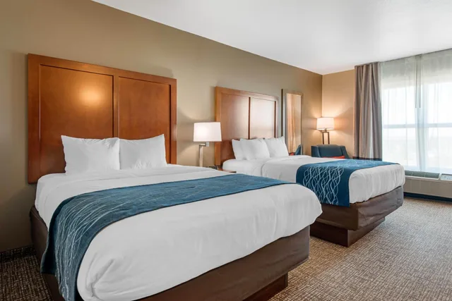 جناح بسرير كوين، Comfort Inn and Suites Tavares North 3/6