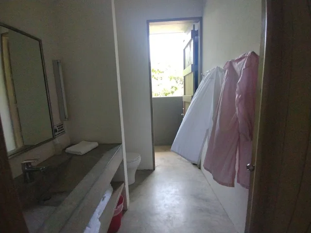 غرفة بأربعة أسرّة، Hix Island House 1/3