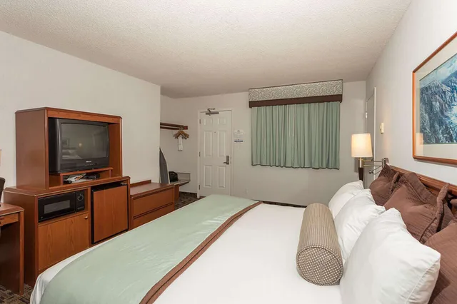 غرفة قياسية بسرير كينج بإطلالة على البحر، Seagrass Oceanfront Inn 3/10
