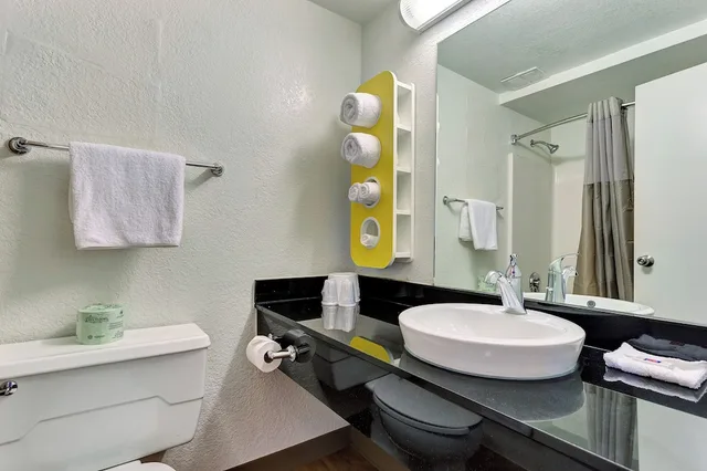 غرفة ديلوكس بسريرين كوين، Motel6 Belmont, CA San Francisco Redwood City 7/7