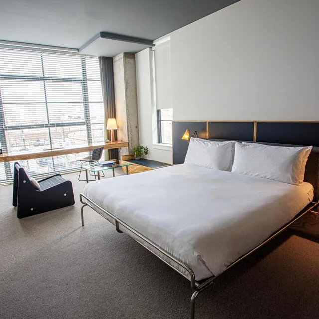 غرفة كبيرة، The Emily Hotel 1/8