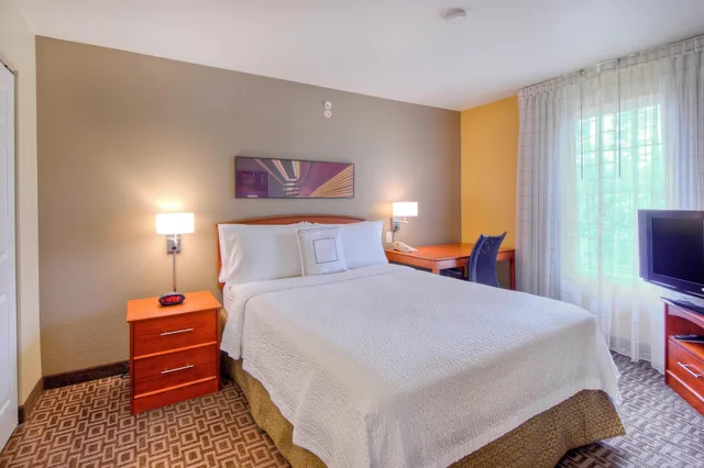 جناح بسريرين مزدوجين بغرفتي نوم، Towneplace Suites Raleigh Cary Weston Parkway 6/10