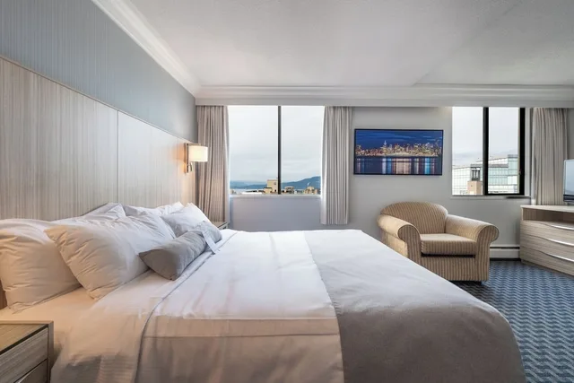 Premium, Studio, King Bed, City View, Century Plaza Hotel & Spa 1/10