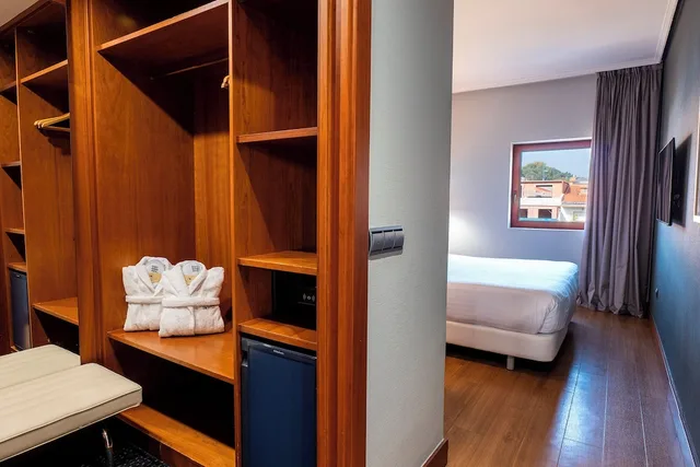 غرفة عائلية بسريرين منفصلين، Silken Amara Plaza 5/5