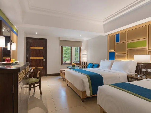 غرفة عائلية بسرير كوين وسريرين فرديين، Henann Resort Alona Beach 1/12