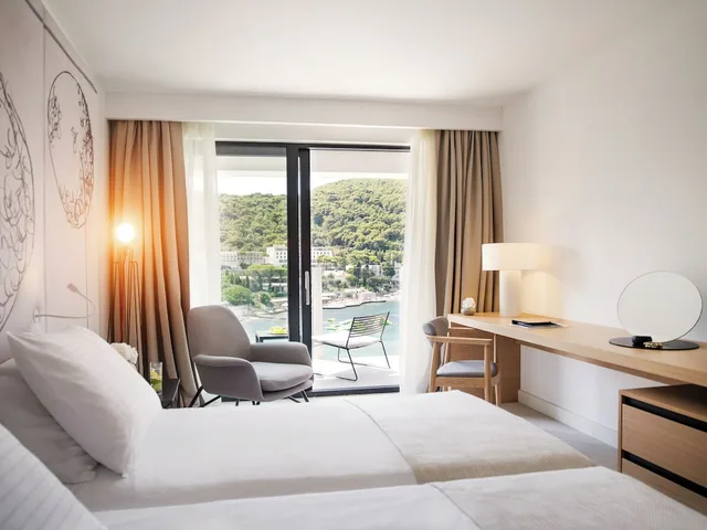 غرفة سوبيريور بسرير مزدوج بشرفة، Kompas Hotel 2/3