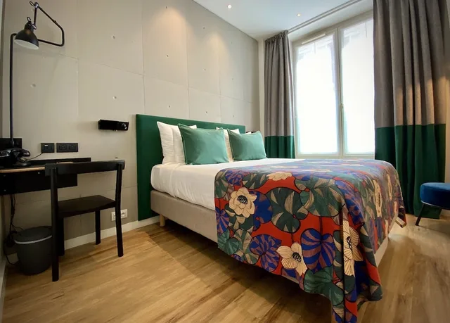 غرفة بسرير كوين في الطابق الأرضي لذوي الإعاقة، Le Basile Hotel 2/6