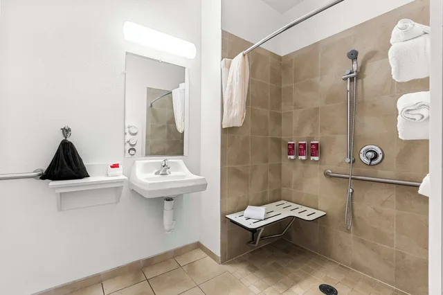 غرفة قياسية بسرير كوين لذوي الإعاقة، SureStay by Best Western Livingston Merced County 3/3
