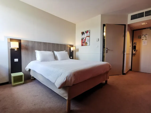 Room, Double Bed, MERCURE Chartres Est 2/6