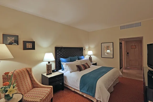 جناح جونيور بسرير كينج بإطلالة على المسبح مع دخول صالة النادي في الطابق العلوي، Intercontinental San Pedro Sula 4/10