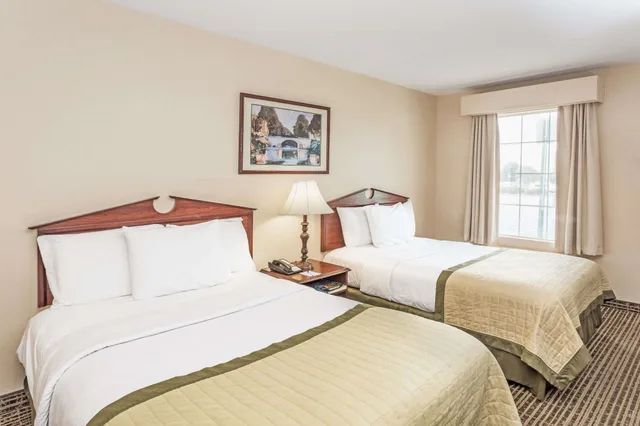 غرفة بسريرين مزدوجين، Baymont By Wyndham Valdosta At Valdosta Mall 2/4