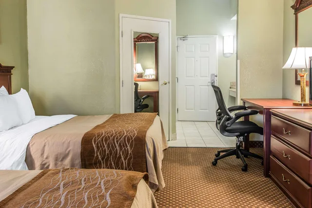 غرفة بسريرين مزدوجين، Quality Inn & Suites Ann Arbor Hwy 23 1/1