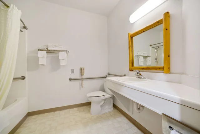 Basic, 2 Queen Beds, Accessible, Knights Inn New Florence 8/10