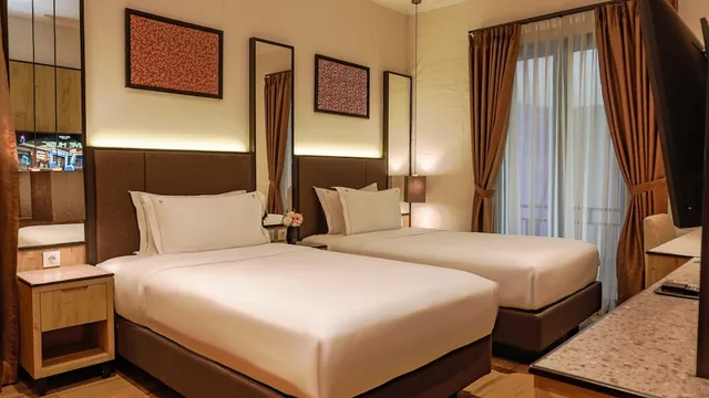 2 Bedrooms, Sunshine, Pavilion, 1 King and 1 Single Beds، Grand Sunshine Resort and Convention 3/10