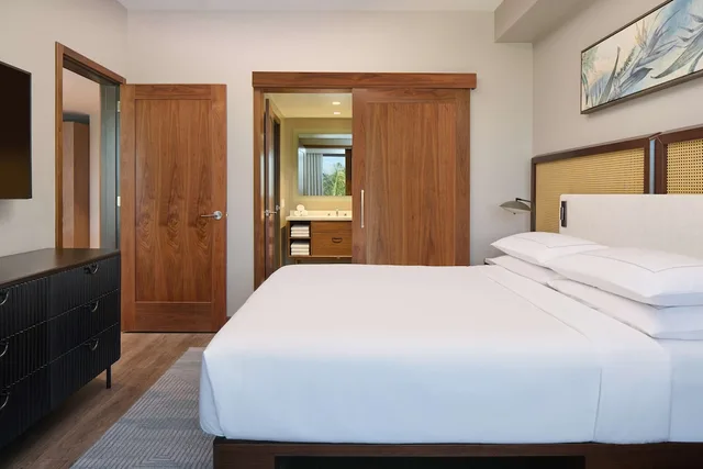 جناح بسريرين مزدوجين وسرير كينج بغرفتي نوم لذوي الإعاقة، Hilton Grand Vacations Club Maui Bay Villas 2/4