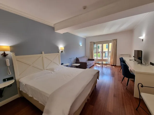 Junior Suite, Family, King Bed, Sofa, Hotel Canali, Portofino Coast 1/5