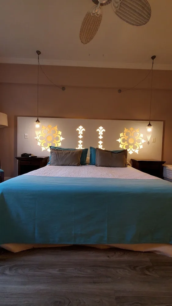 Standard, King Bed, Howard Johnson By Wyndham Resort Pilar 5/6