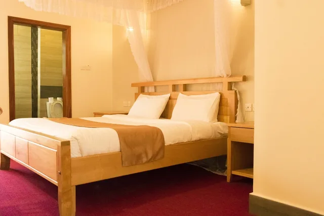 Deluxe, Queen Bed, Cephas Inn 6/10