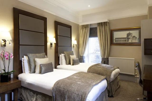 غرفة تنفيذية بسريرين منفصلين، Strathmore Hotel - Gem Hotel 2/3