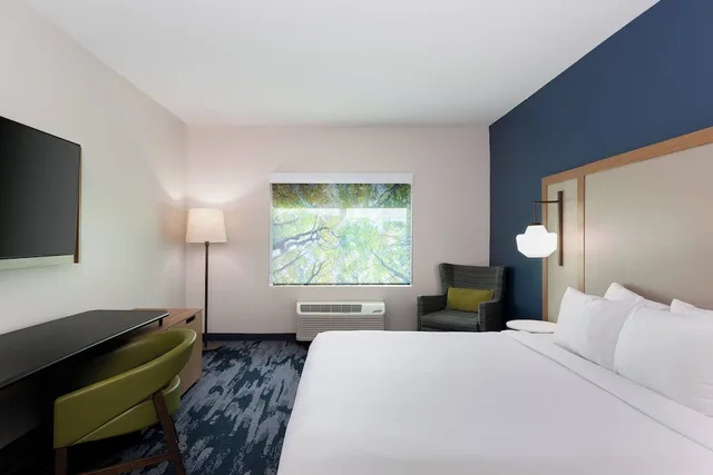 Room, King Bed, Accessible, Fairfield Inn & Suites By Marriott Atlanta Stonecrest 1/3