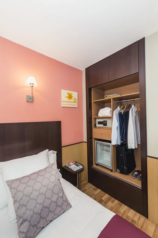 غرفة أساسية بسرير كينج في الطابق الأرضي، Hotel Ronda Lesseps 10/10