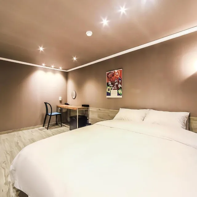 غرفة ديلوكس بسرير مزدوج بحوض استحمام، Tinto Hotel 2/6