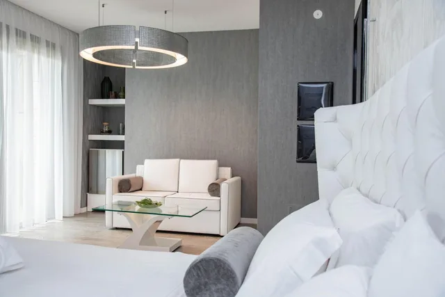 Junior Suite, Side Sea View, Balcony، The Promenade Luxury Wellness Hotel 1/10