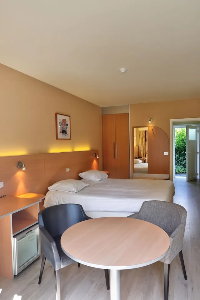 غرفة قياسية بسرير كينج، RELAIS DU SILENCE AUBERGE DU VIEUX CEDRE 1/3
