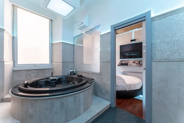 Junior Suite, Round Bed, Queen Bed, Hot Tub, Hotel Trecento 8/8