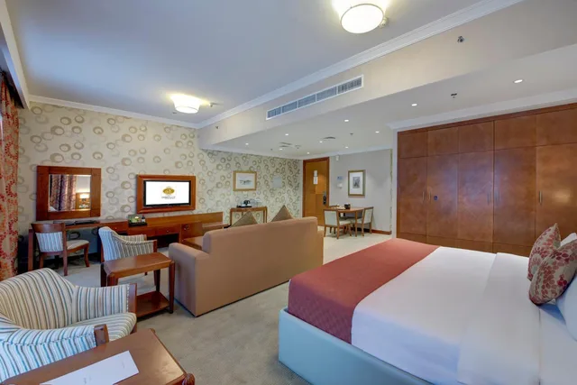 غرفة تنفيذية بسرير مزدوج، Donatello Hotel Al Barsha Dubai 3/9