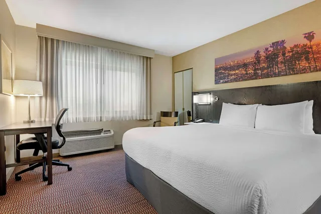جناح بسرير كينج، Best Western Royal Palace Inn & Suites 2/3