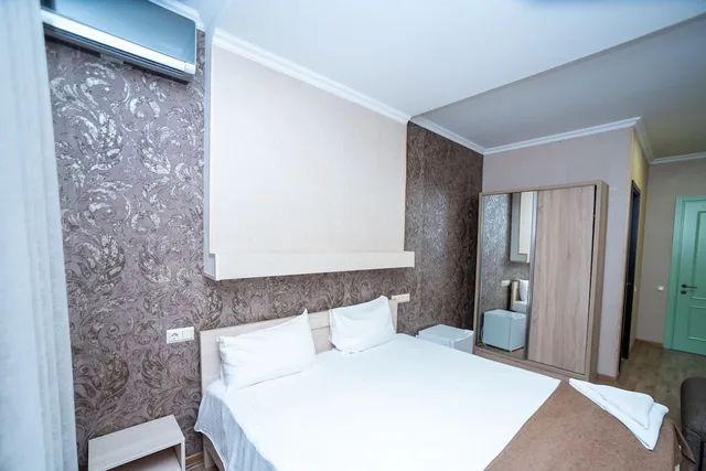 غرفة قياسية بسرير كينج، Tiflis Hotel 3/6