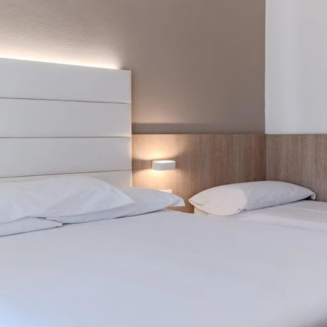 غرفة سوبيريور ثلاثية، Hotel Etna 5/10