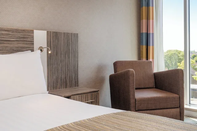غرفة قياسية بسرير مزدوج مع أريكة، Holiday Inn Southend 9/10