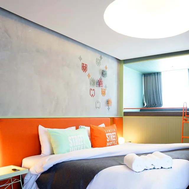 غرفة سوبيريور بسرير كينج بمطبخ، Samsen Street Hotel 1/7