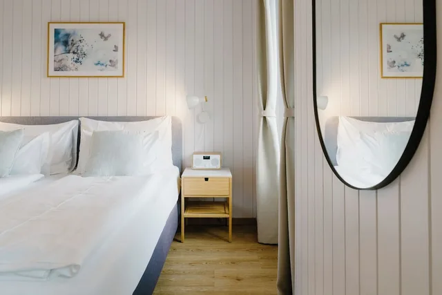 Junior Suite, 1 Double and 1 Single Bed, La Belle Vue Boutique Hotel And Cafe 2/5