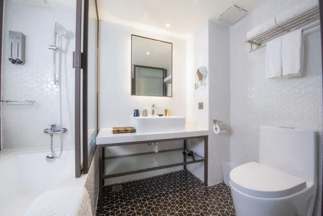 Standard, Double Bed, No Window، City Suites-Main Station 3/5