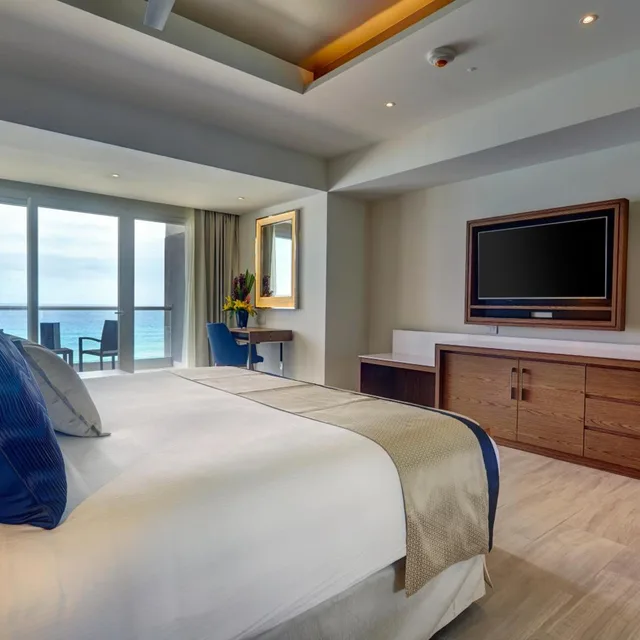 Junior Suite, Luxury, King Bed, Ocean Front، Royalton CHIC Cancun, An Autograph Collection (ex Royalton Cancun) 7/10