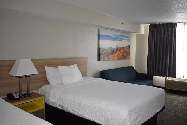 غرفة بسريرين كوين، Days Inn & Suites By Wyndham Tucker/Northlake 5/7