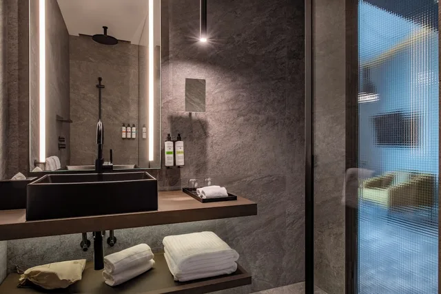 غرفة سوبيريور بسرير كينج، Pullman Tbilisi Axis Towers 4/6