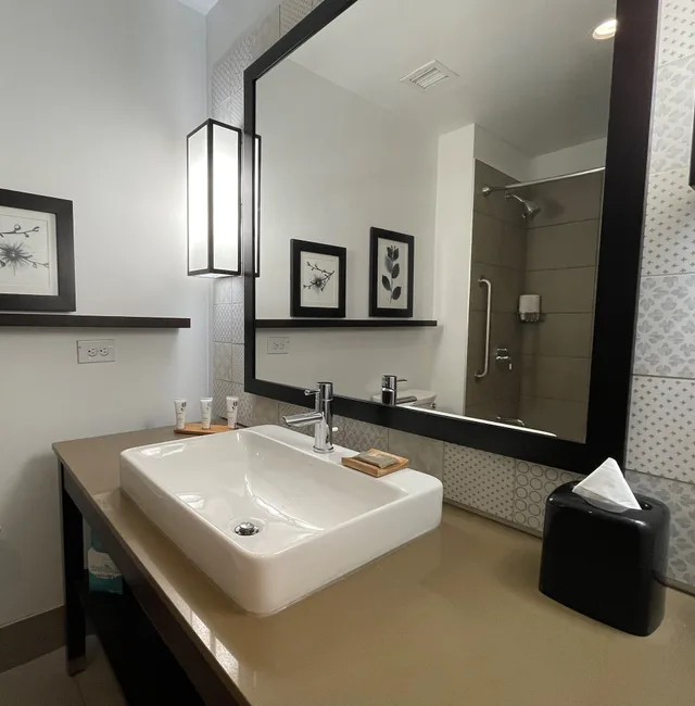 Room, King Bed, Country Inn and Suites by Radisson, Charlottesville-UVA, VA 3/4
