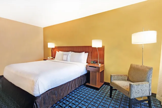 Room, King Bed, Bathtub, Accessible, Fairfield Inn & Suites by Marriott Atlanta Vinings/Galleria 4/8