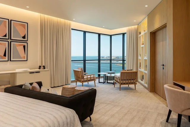 جناح عائلي بسرير فردي بإطلالة على البحر بغرفة نوم واحدة للمدخنين، Le Royal Meridien Beach Resort & Spa 3/5