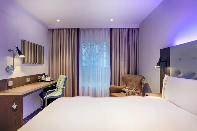 غرفة قياسية بسرير مزدوج، Premier Inn Dusseldorf City Friedrichstadt 5/6